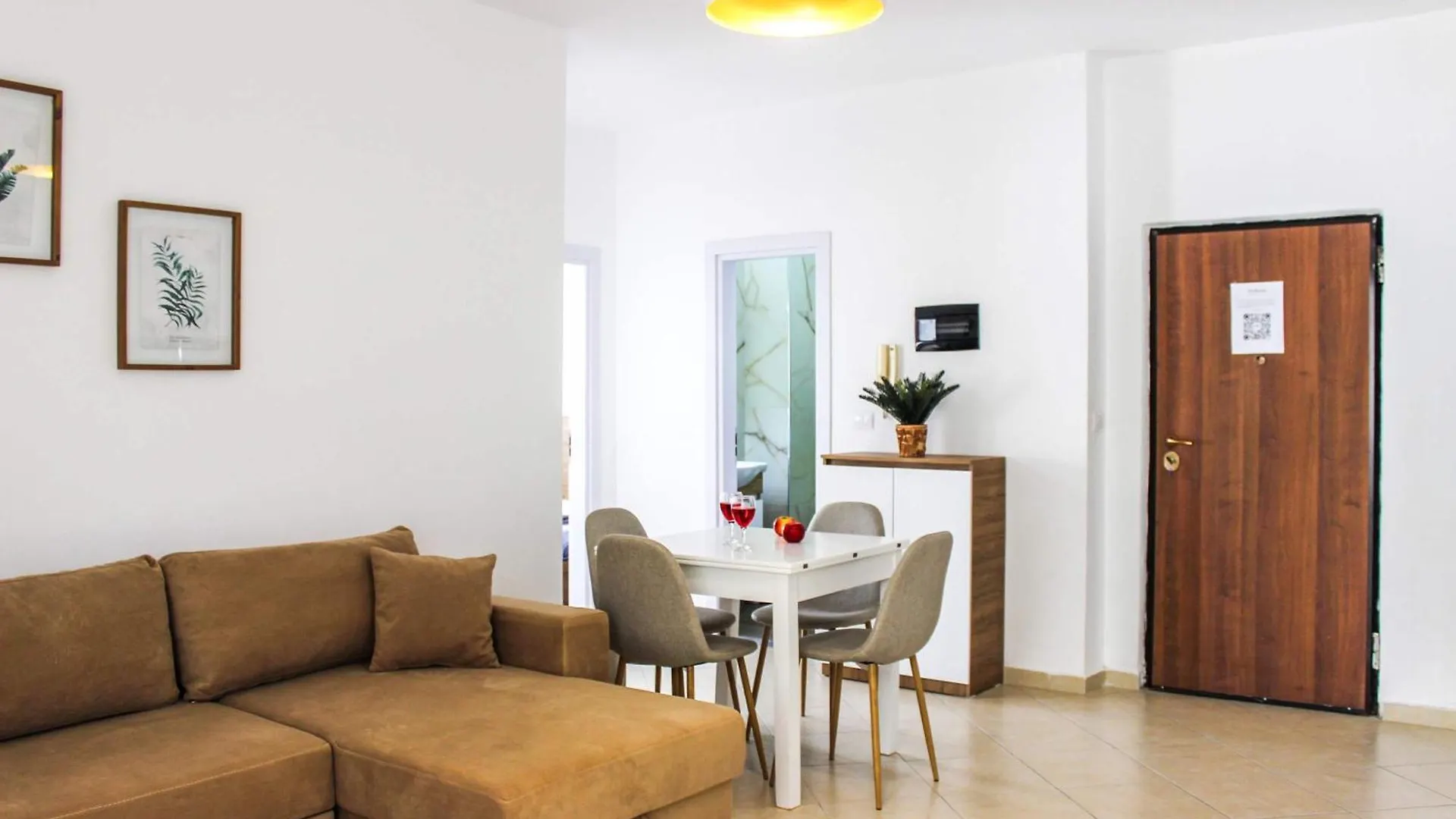 Klea Living 824 Apartment Golem
