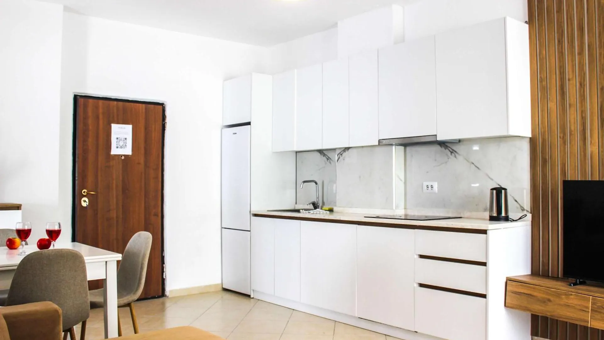 Klea Living 824 Apartment Golem  Albania